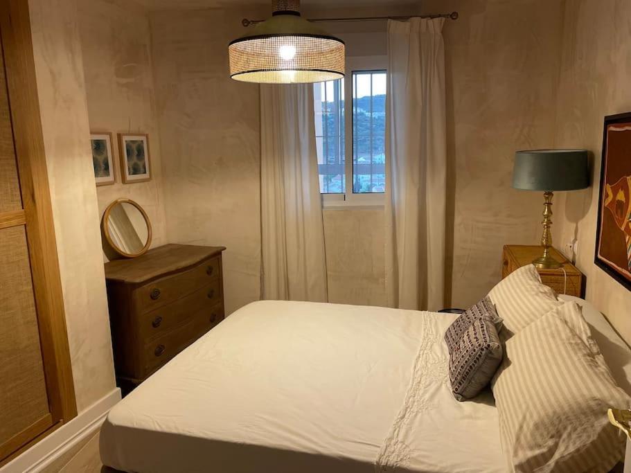 Maravilloso Apartamento En Primera Linea De Playa. Torreguadiaro Εξωτερικό φωτογραφία