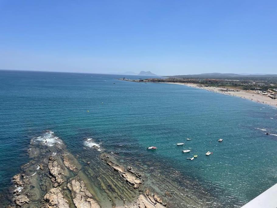 Maravilloso Apartamento En Primera Linea De Playa. Torreguadiaro Εξωτερικό φωτογραφία